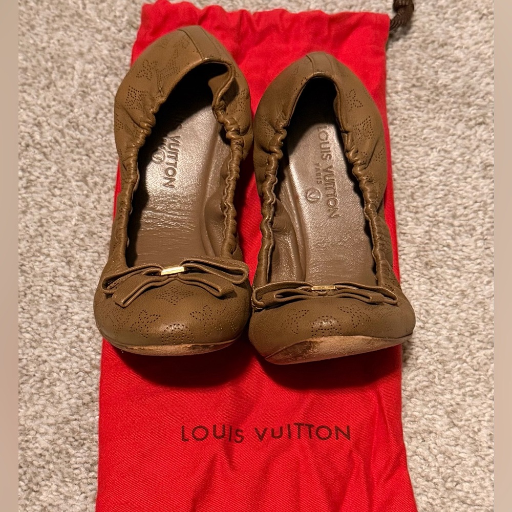 Louis Vuitton Elba Ballerina flats in taupe